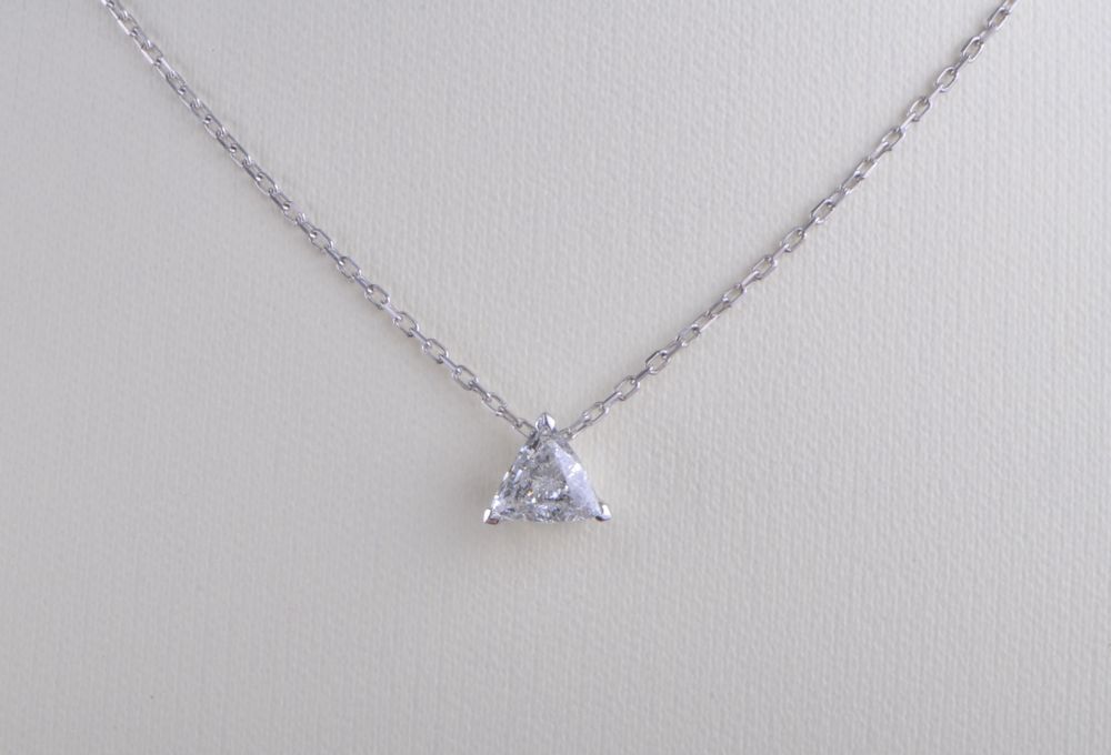 Кулон из белого золота с бриллиантом - 0.5ct