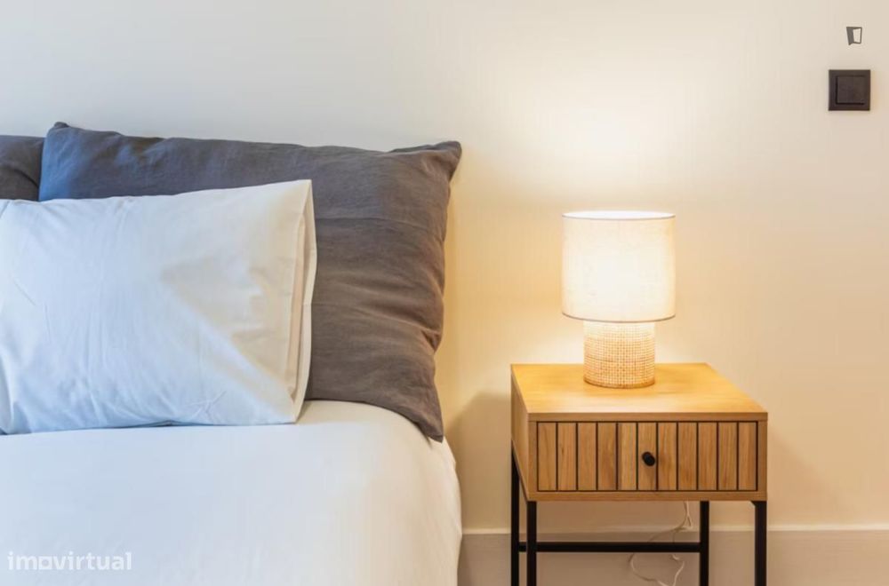 Apartamento com 4 quartos - localizado em Anjos Lisbon