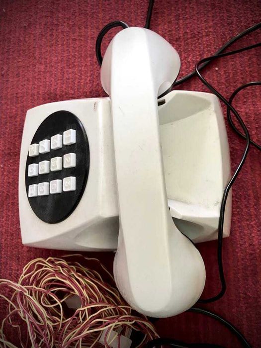 Продам телефони (стаціонарні)