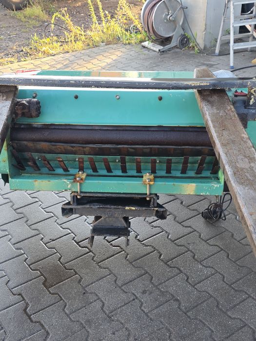 Epoke piaskarka posypywarka solarka multicar tremo hansa boki zaburtowa chodniki akcja zima