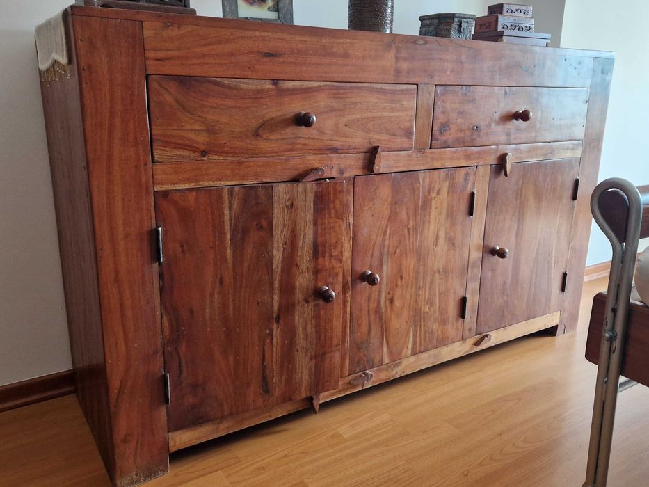 móvel aparador de madeira maciça grande