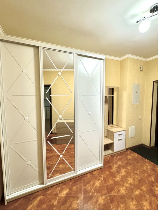 Власник Здам 1 к Срібнокільська 12, 5 хв метро Осокорки Позняки