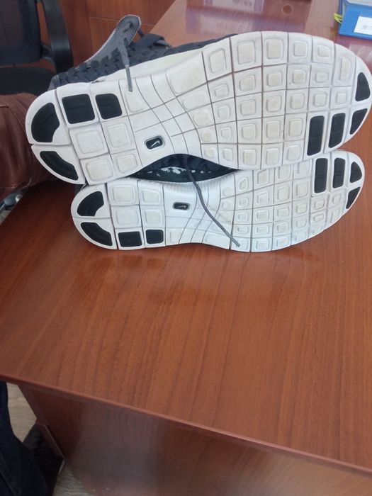Кросівки бігові, трекингові Nike trainers