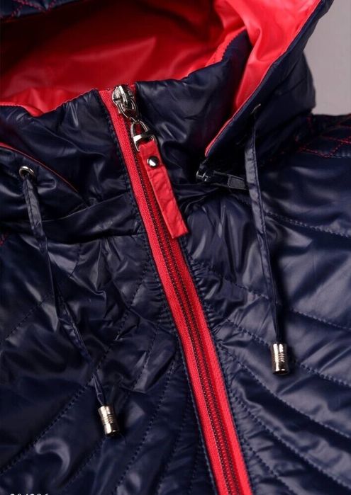 Продам демисезонную курточку для девочек