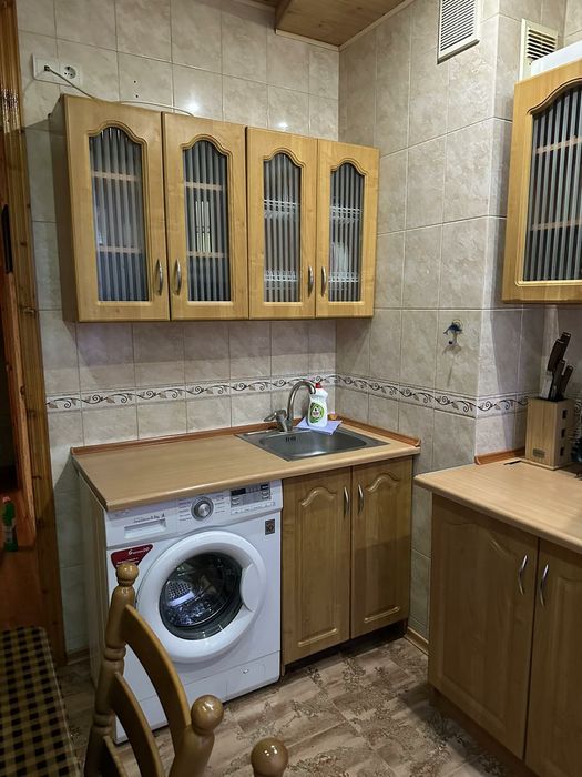 Подобово 2 кімнатна квартира в Лозовій. КОНДИЦІОНЕР