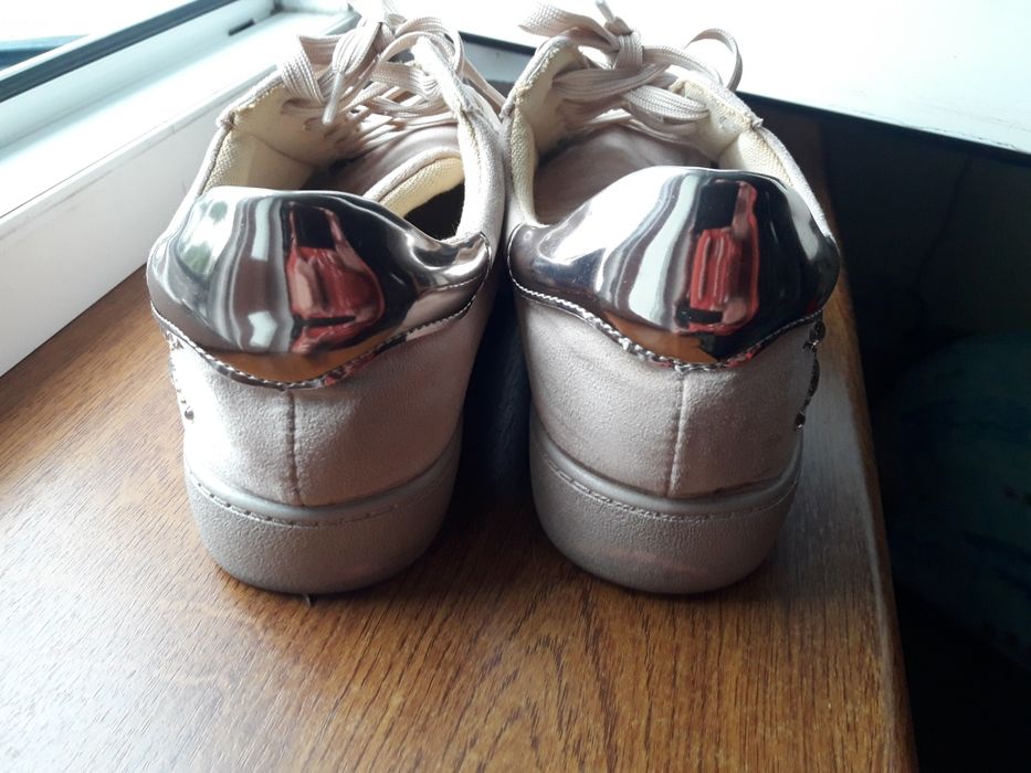 Buty - złote buty