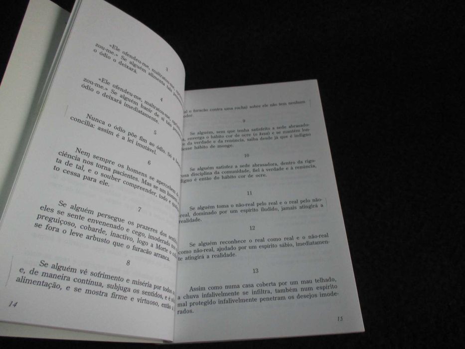 Livro As Sentenças da Lei Buda