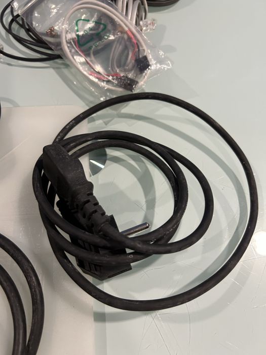 Cabo Alimentação / Rede / Telefone / TV / Som / Adaptadores / VGA