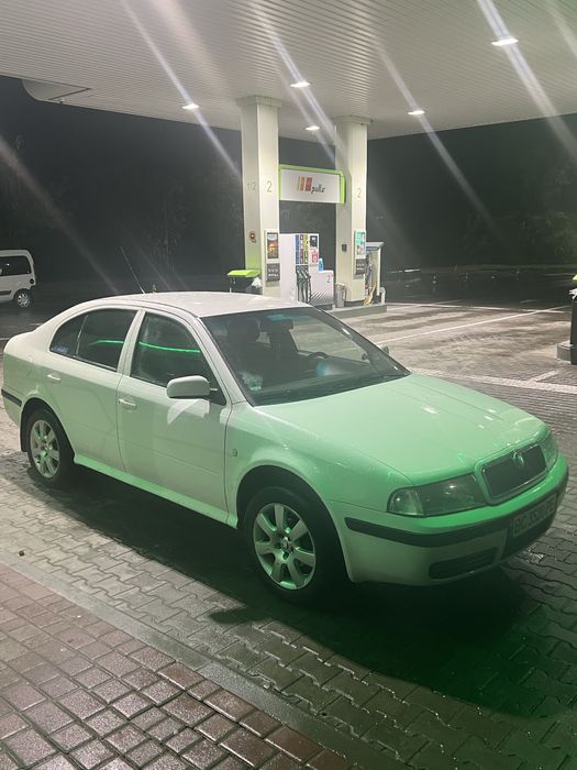 Шкода октавіа  тур.                                                  .