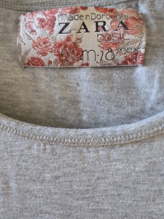 T-shirt cinzenta Zara