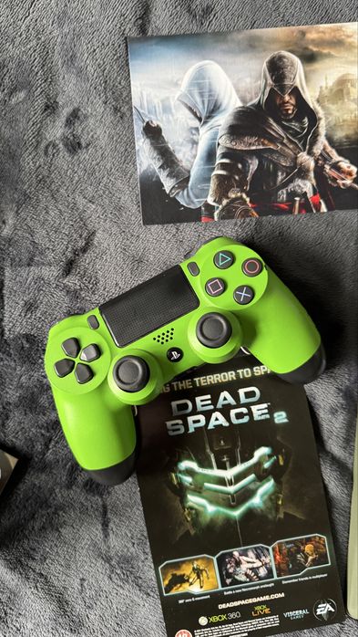 Sony PlayStation 4 Slim 1TB Limited Edition Call of Duty: WWII Green Camouflage