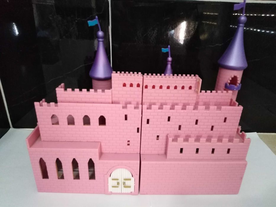 Castelo desdobrável para brincar.
