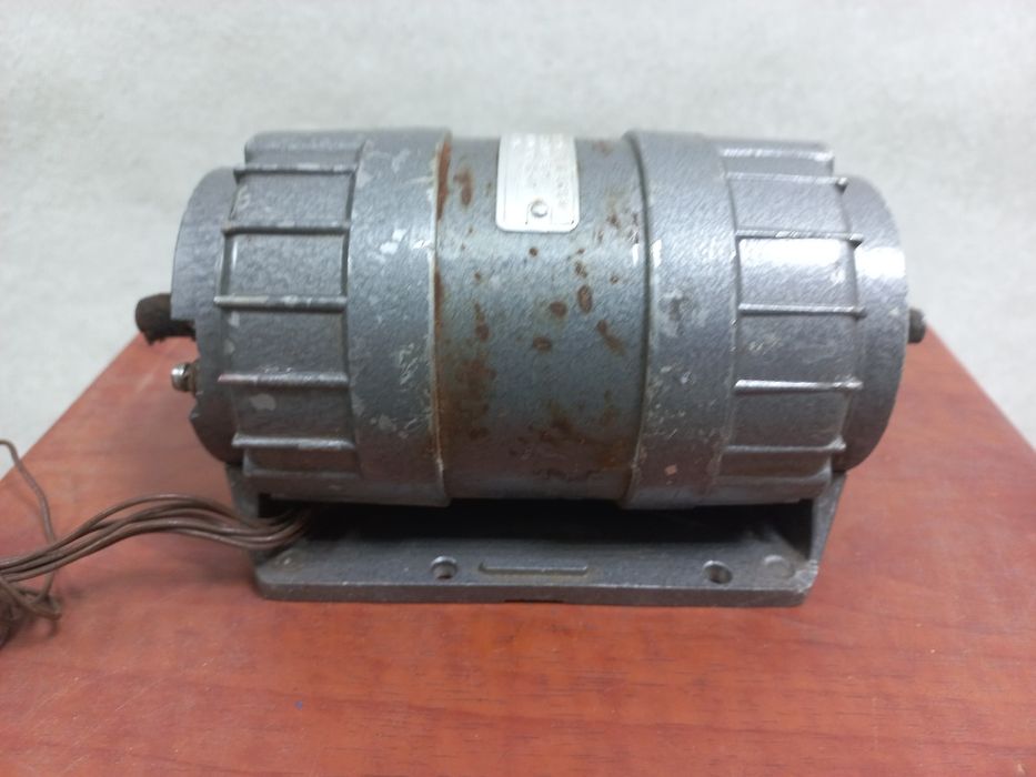 Електродвигун тип АВ-052-2МУ3