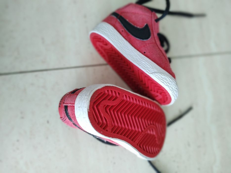 Buciki Nike czerwone