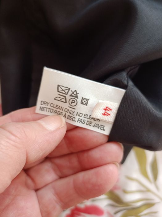 Piękna długa czarna  spódnica.