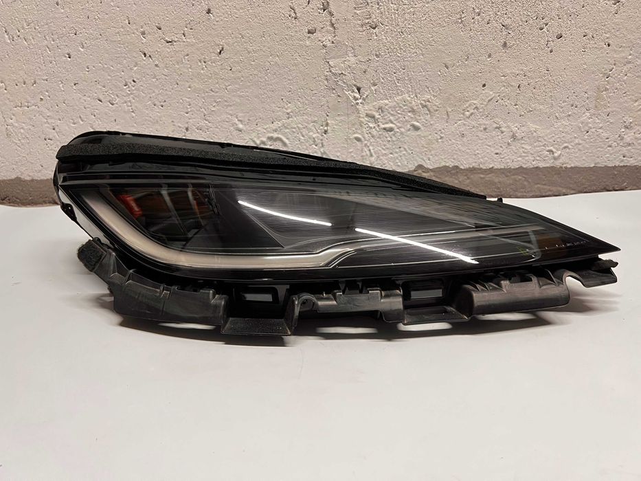 Фара Tesla Model 3 Highland (Хайленд) передня ліва та права, оригінал