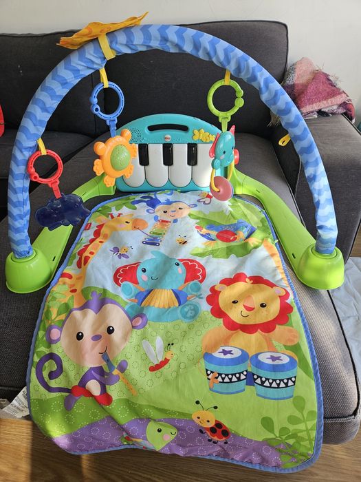 FISHER PRICE Ginásio e Piano Pés e Mãos