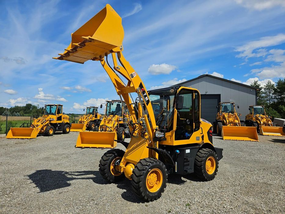CTM 610  Nowa ładowarka kołowa NA ZWOLNICACH miniładowarka 57 kM 2600 kg