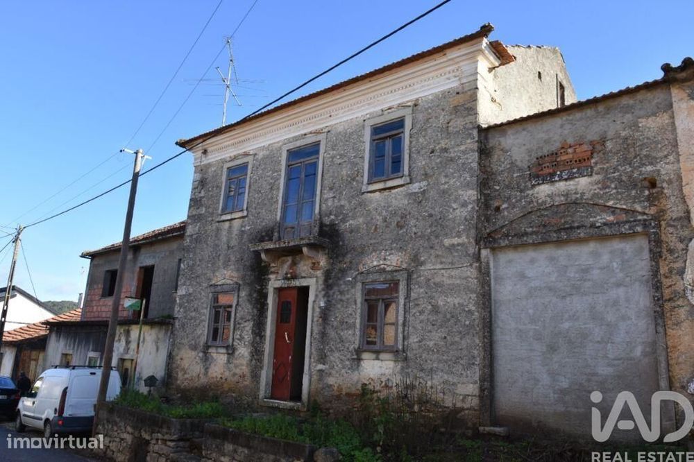 Casa de Campo T5 em Chãos de 760 m2