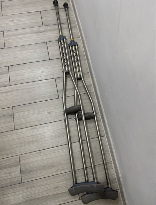 Продам милиці дуже гарний стан