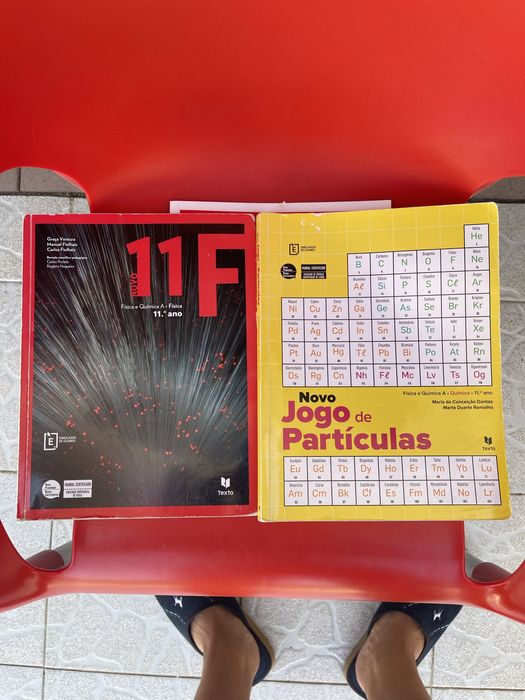 Livro Física e Química 11.ºAno - Jogo das Partículas
