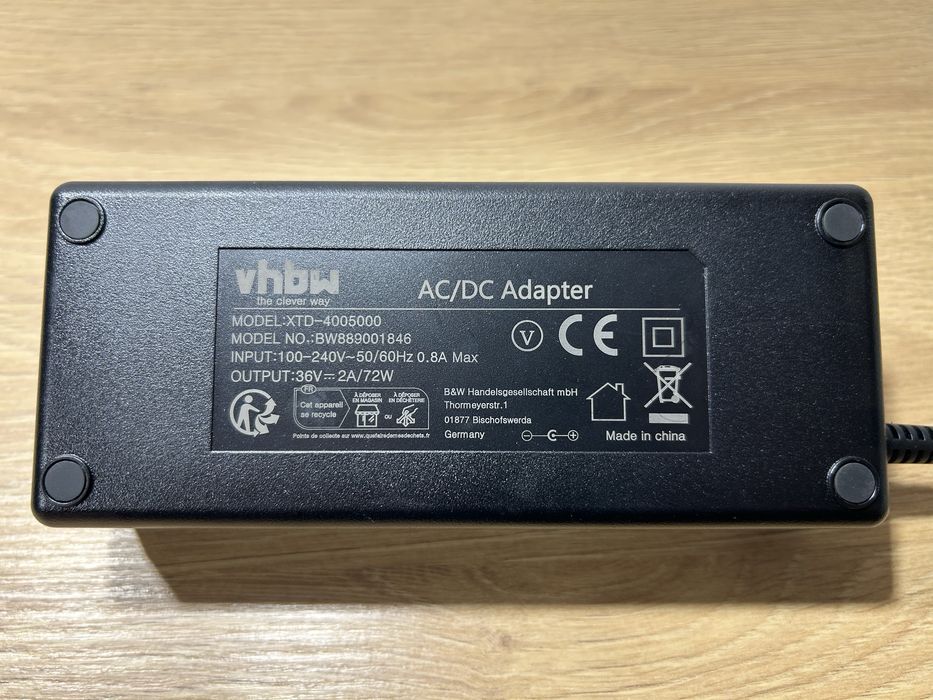 Carregador Compacto Universal 36V/42V 2A para Baterias Bosch E-Bike