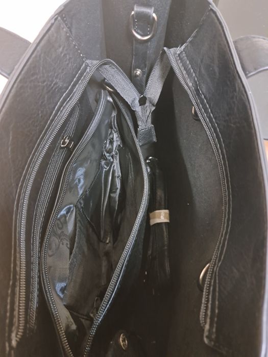 Torebka Karl Lagerfeld z kosmetyczką skórzana