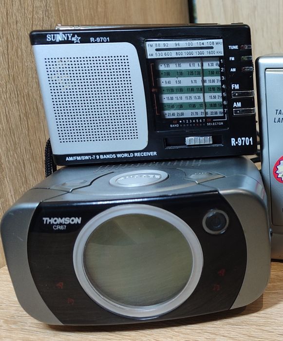 Два радиоприёмника, каждый по своей цене.