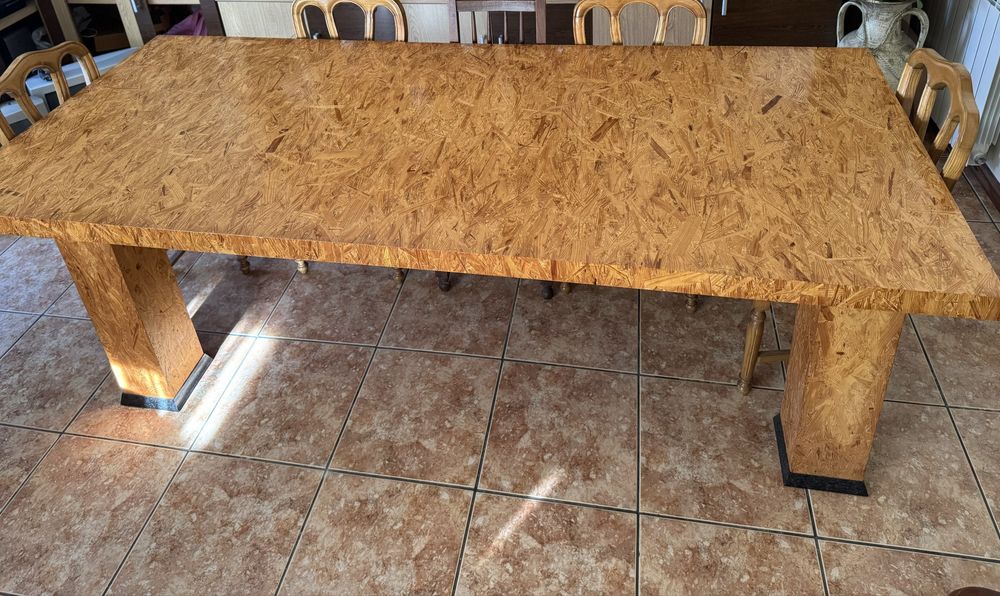 Mesa em material OSB