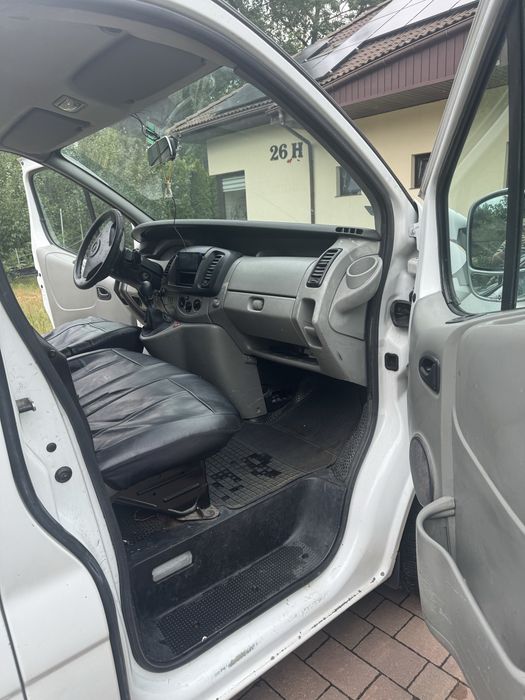 Sprzedam Vivaro 2,0 benzyna gaz 2008 r
