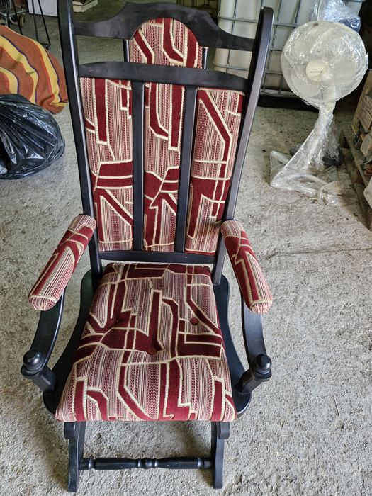 Fotel bujany tapicerowany