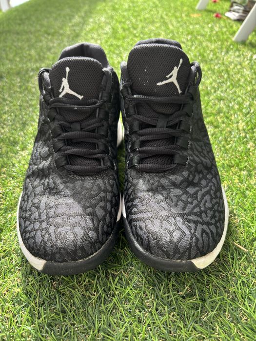 Nike Air Jordan B.Fly