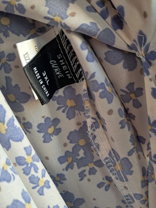 Spódnica w kwiaty z rozcięciem L/XL