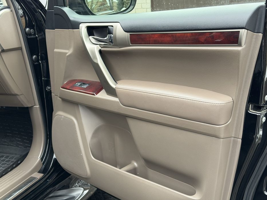 Продам живий Lexus GX !!