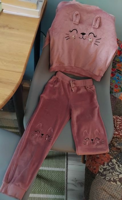 Slodki komplet dresowy wiosenny