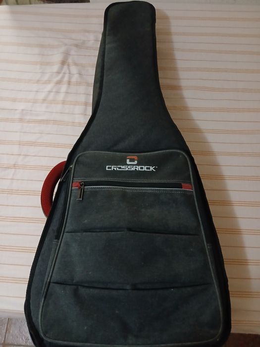 Guitarra Clássica Alhambra 5P e 1C,  a 5P com saco e  1C.