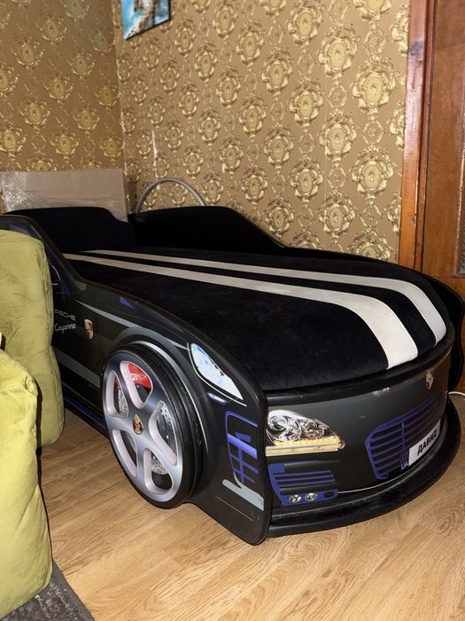 Ліжко машина для хлопчика