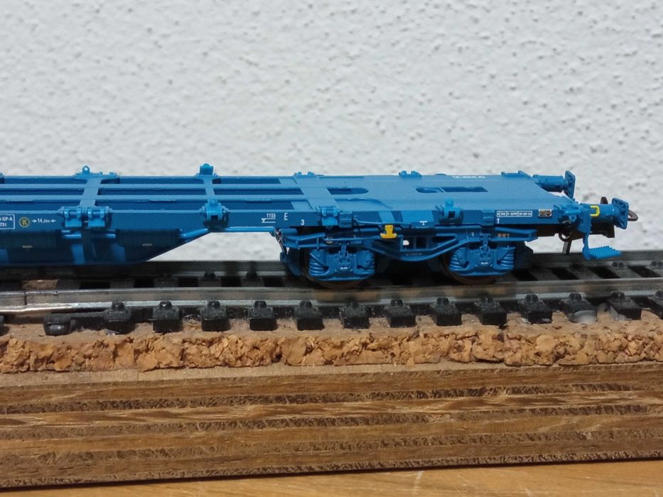 H0 1/87 - vagão plataforma Sgnss CAPTRAIN (ex-COMSA) - PTTRAINS 100014