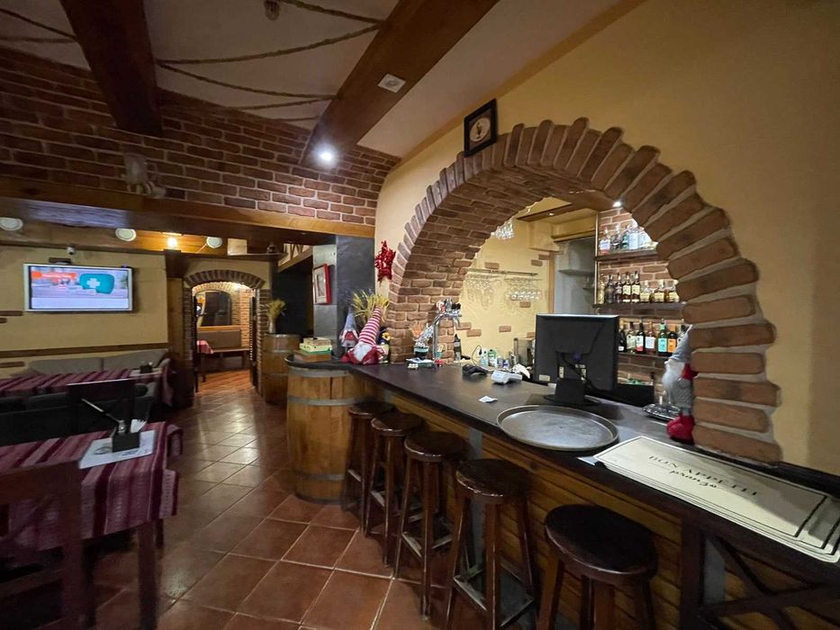 Продаж кафе + тераса на бульварі Вацлава Гавела, 49