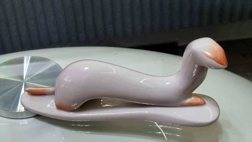Sygnowana figurka Łasiczka M. Naruszewicz, Ćmielów, 1956 r.