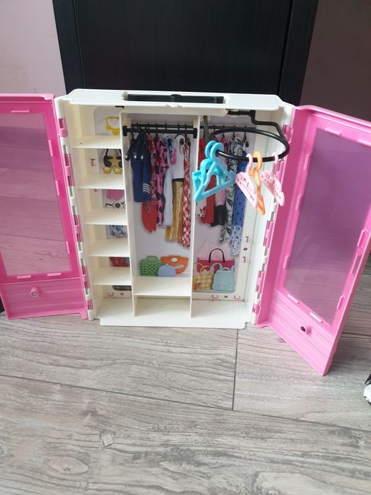 Szafa barbie stan bdb