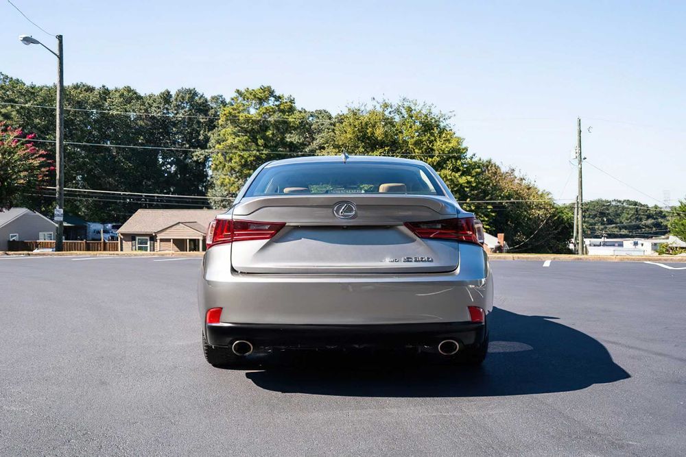 Lexus IS 300      2016