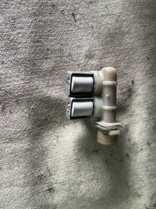 Рилє відкриваня закриваня води