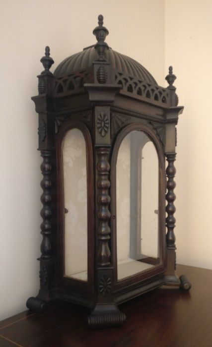 Oratório em Pau Santo