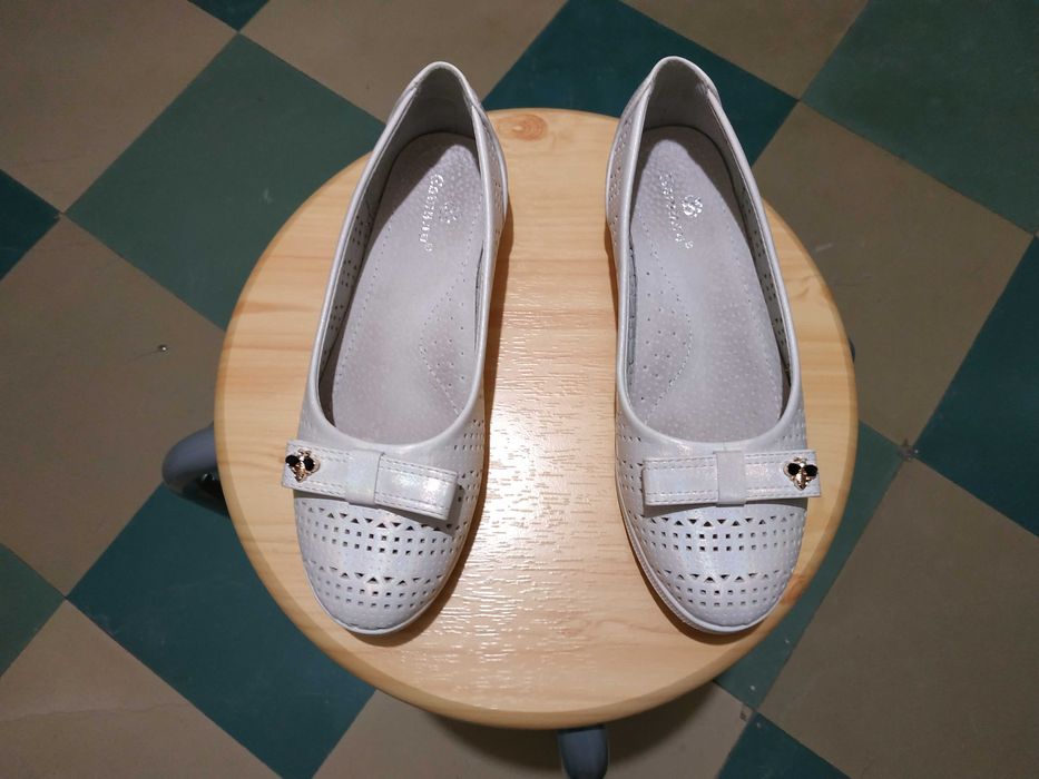 Туфлі, мешти, балетки для дівчинки 34р.