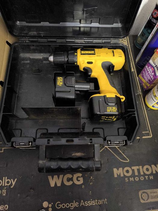 Aparafusadora/Furadora DeWALT DW912 12V XR2 + 2 Baterias + Mala