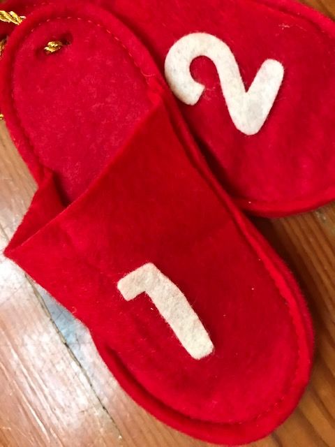 NATAL Calendário de advento. Grinalda. Pai natal. Enfeites