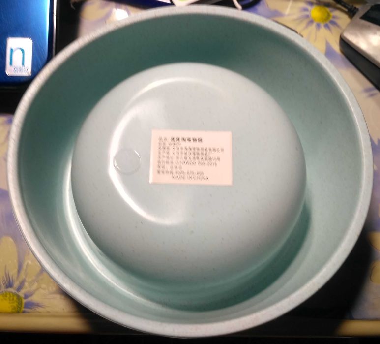 Новая куртка,миска для собаки XL на 5-9 кг.