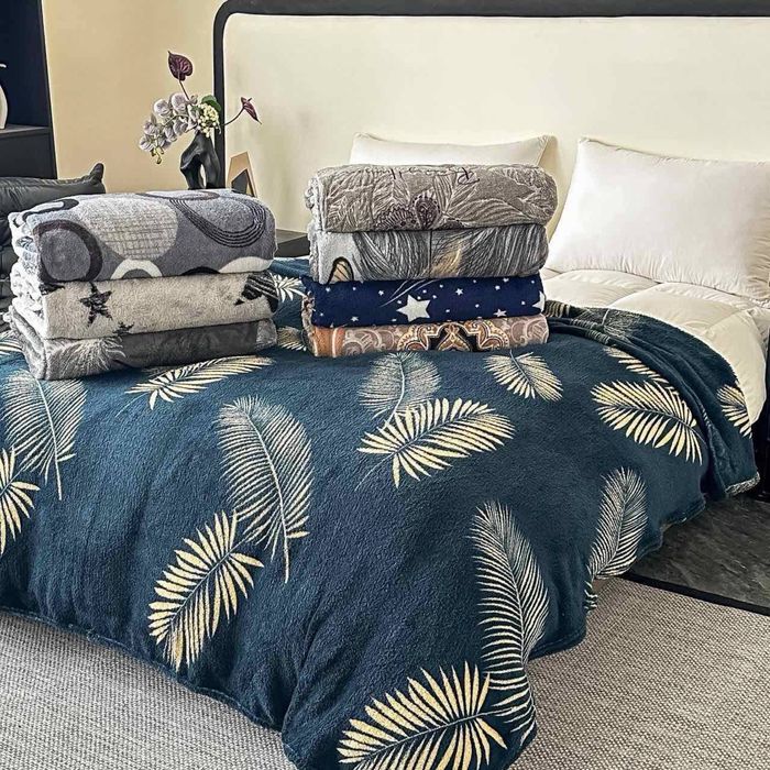 Плед—покривало на кровать Флис мягкий приятный к телу