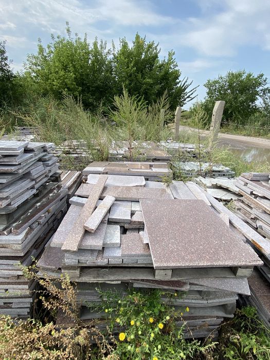 Гранітна колота брекча